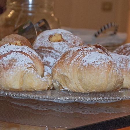 Domus Nova Residenza Il B&B Mantua Buitenkant foto