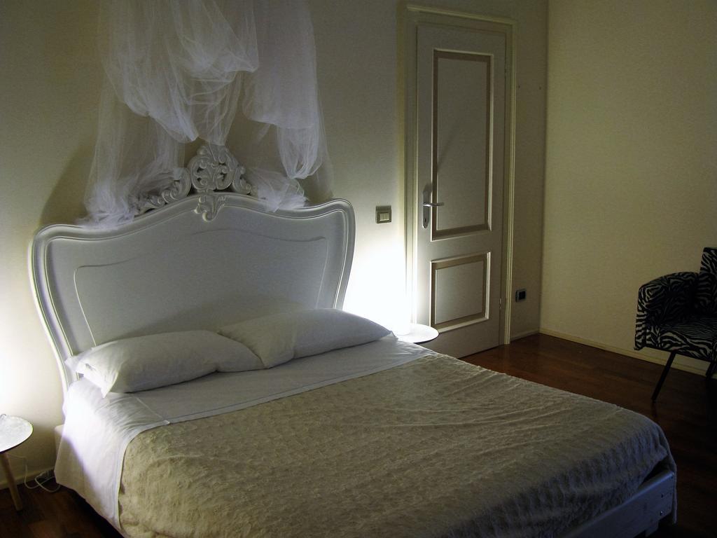 Domus Nova Residenza Il B&B Mantua Buitenkant foto