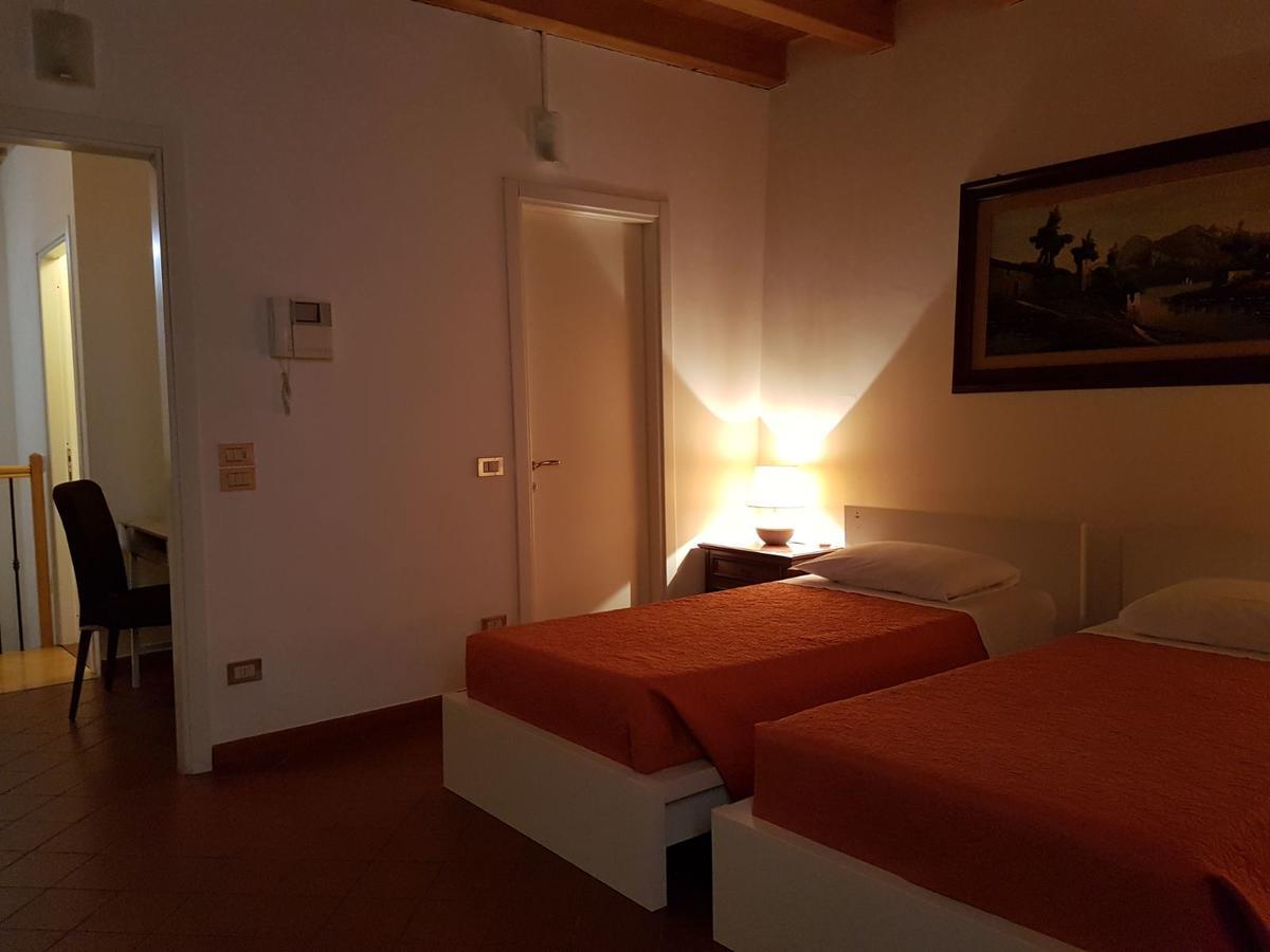 Domus Nova Residenza Il B&B Mantua Buitenkant foto