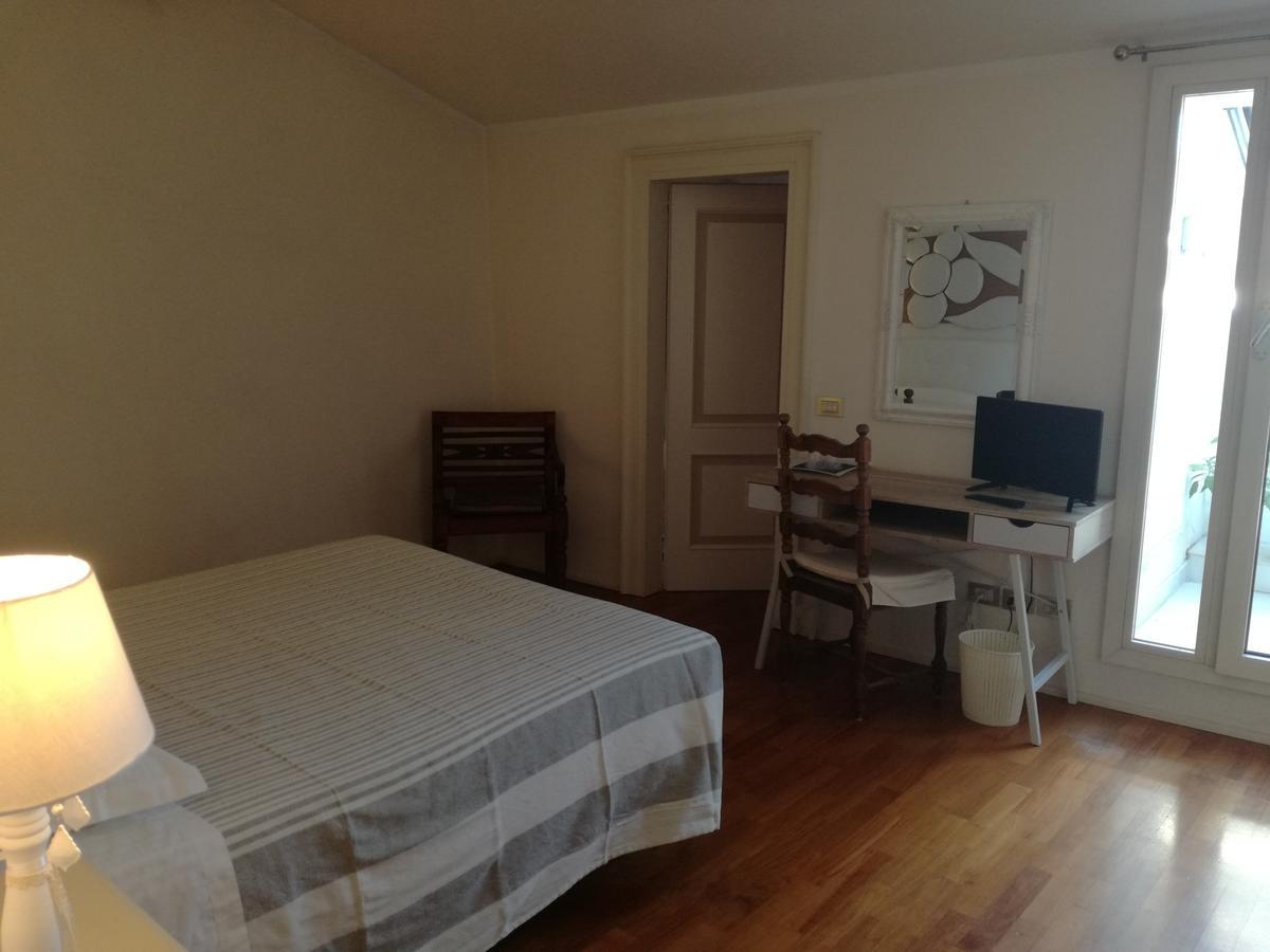 Domus Nova Residenza Il B&B Mantua Buitenkant foto