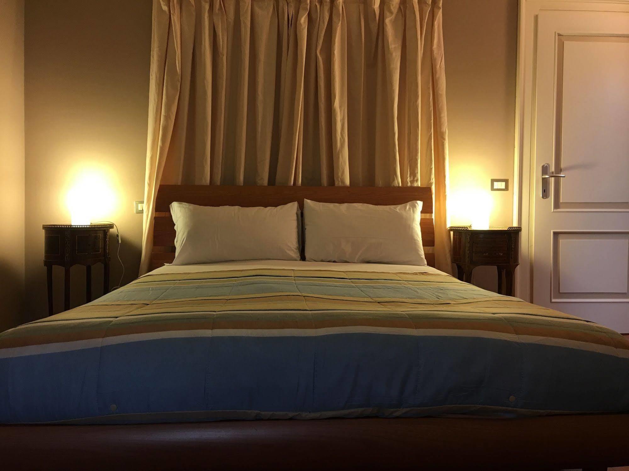 Domus Nova Residenza Il B&B Mantua Buitenkant foto