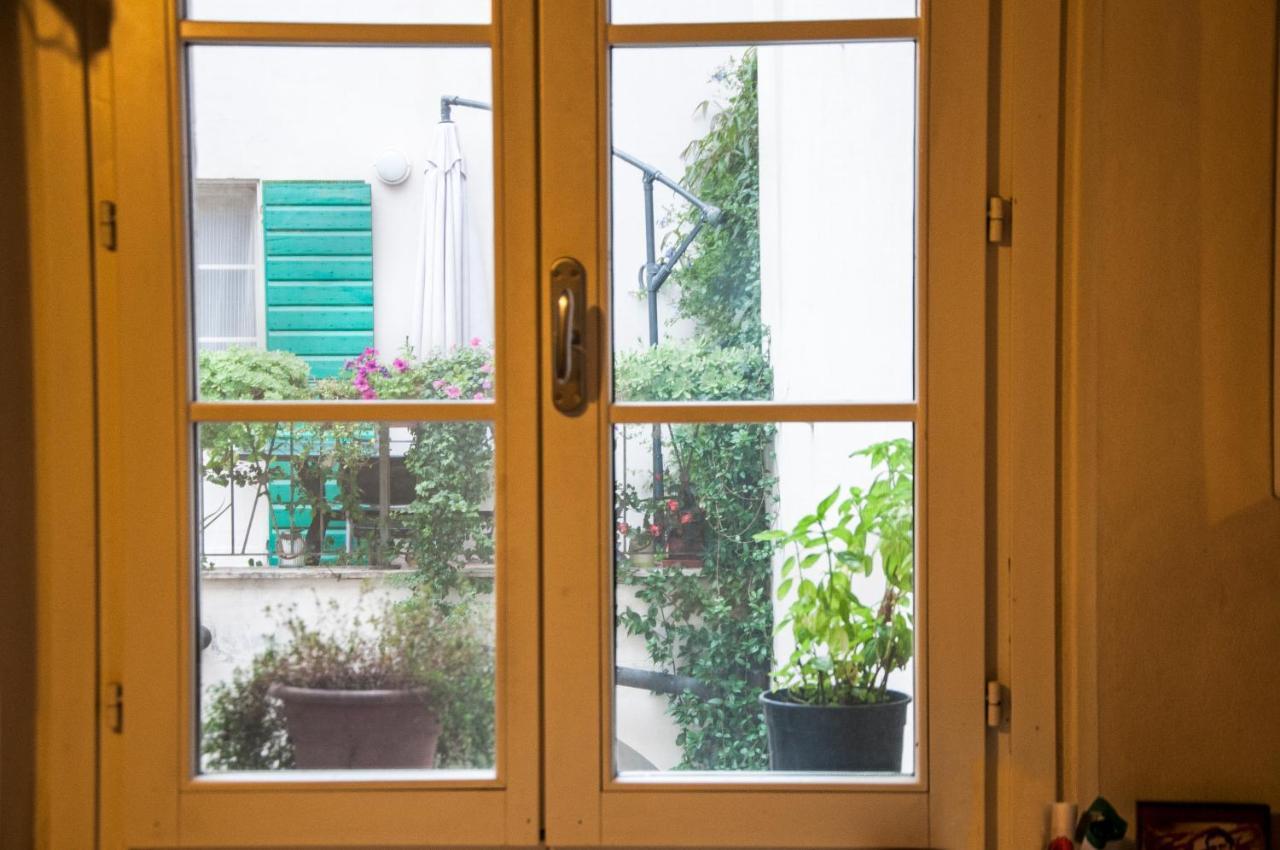 Domus Nova Residenza Il B&B Mantua Buitenkant foto